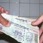 समझौते के बाद थाने में पैसे लेते सिपाही की वीडियो वायरल