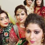 सुप्रीत सिप्पी चोपड़ा और स्नेहा अरोड़ा द्वारा आयोजित प्रीमियम करवा चौथ सेलिब्रेशन इवेंट में सज-धज कर पहुंची सुहागिनें