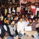नॉर्थ ब्लॉक 1 की कांग्रेस टीम की तरफ से केंद्र सरकार के खिलाफ किया गया धरना प्रदर्शन