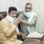 पूर्व सीपीएस भंडारी ने कपड़ा बाजार एसोसिएशन के नवनियुक्त प्रधान रमन अरोड़ा को दी बधाई