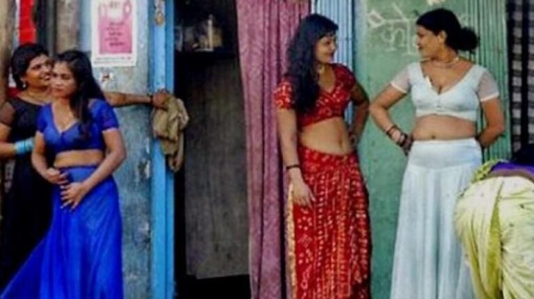 Read more about the article देह व्यापार से जुड़ी महिलाओं का छलका दर्द, कहा- पैसे और खाना हो रहा खत्म मदद कीजिए प्लीज