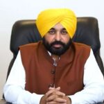 3 स्कूली किताबों पर बैन के बाद सरकार का बड़ा एक्शन, लेखकों पर सिख इतिहास से छेड़छाड़ का मामला दर्ज